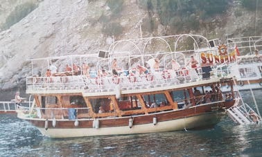 ¡Viajes en barco tradicionales para hasta 50 personas en Muğla, Turquía!