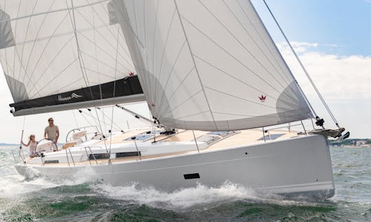 New Hanse 458 Sailboat for Chareter in the Solent