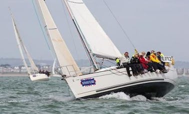 Primeiro iate à vela 40.7 da Beneteau a cruzar o Solent