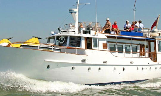 Elegant 72' Seafin Motor Yacht with Jetski and Paddleboard in Southampton