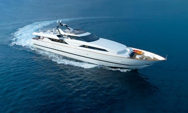 Superyacht de luxo de 36,7 m em Atenas