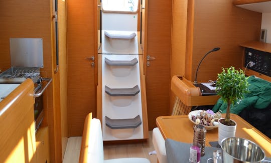 Aluguel de monocasco Jeanneau Sun Odyssey Cruising 2016 em Lefkada, Grécia