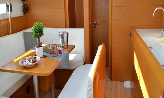 Aluguel de monocasco Jeanneau Sun Odyssey Cruising 2016 em Lefkada, Grécia