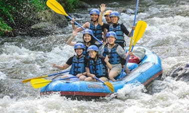 Aventura de rafting en el río Ayung en Bali, Indonesia