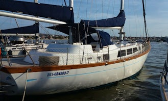 55' Ketch Monohull to discover the Bay of Bahia