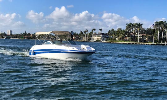 24ft Nauticstar cruising down the Fort Lauderdale Intracoastal.