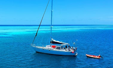 ¡Alquiler de barcos en monocasco de 46 pies en Fiji para viajes exclusivos de día, noche y noche!