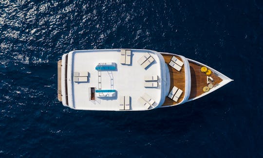 Motor Yacht rental in Maldives