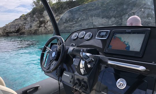 Techonull 909 RIB para 8 personas disponible (alquile este barco solo con patrón) en Agios, Georgios