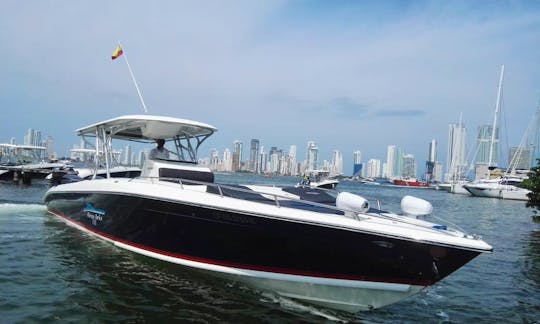 41ft Center console charter in Cartagena, Colombia