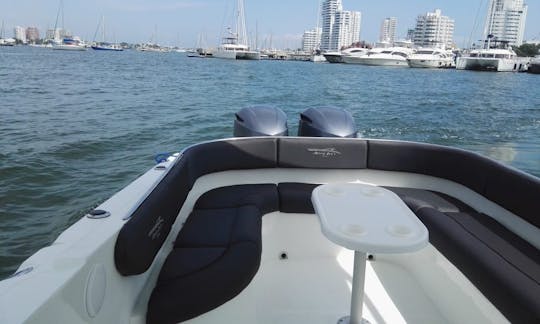 41ft Center console charter in Cartagena, Colombia