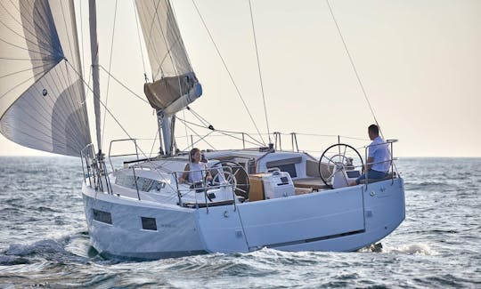 Sun Odyssey 410 (construido en 2019) en Alimos