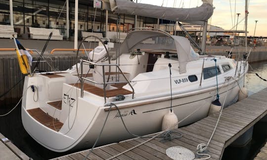 Hanse 325「Eliza」クルージングモノハルチャーター（エストニア、ケスクリナ）