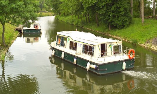 Houseboat to explore Anjou (2/6 persons)