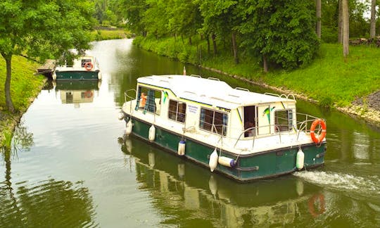 Houseboat to explore Anjou (2/6 persons)