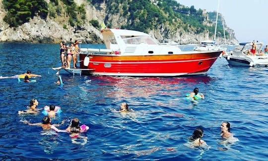Location d'une journée privée sur un yacht à moteur Aprea Mare de 38 pieds à Positano, en Italie