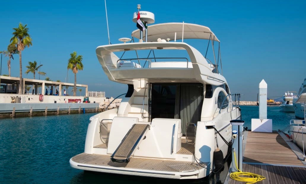 52 ft azimut yacht