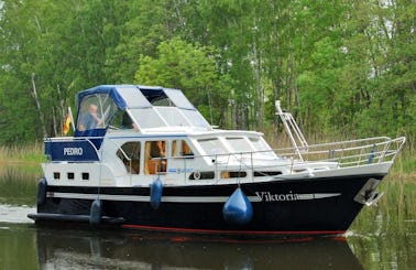 Rent a Pedro Skiron 35 "Viktoria" Motor Yacht in Potsdam, Germany