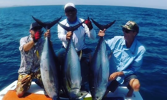 Viaje de pesca en el yate Everglades 223 Sportsfishermans en Los Barriles, México