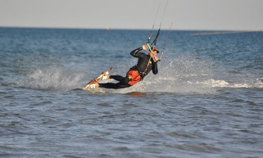 Clases de wakeboard en la gobernación del Mar Rojo