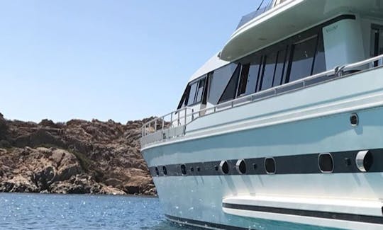 Memorable Cruises onboard a Motor Yacht for 25 People in Istanbul