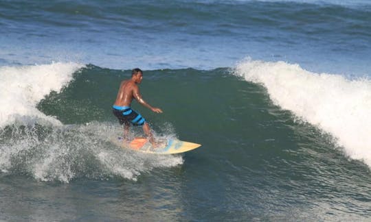 Emocionante lección de surf de 2 horas en Bali, Indonesia