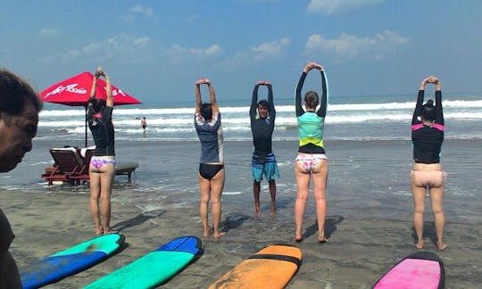 Emocionante lección de surf de 2 horas en Bali, Indonesia