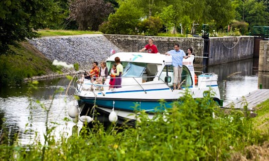 Canal Boat to explore Anjou (4/7 persons)