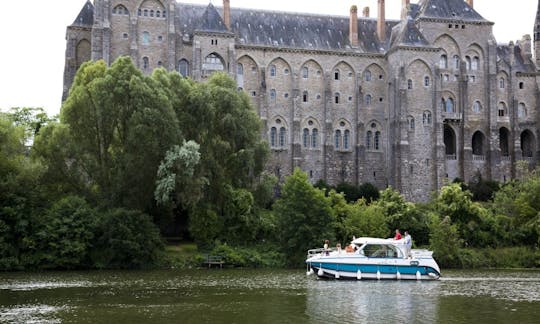 Canal Boat to explore Anjou (4/7 persons)