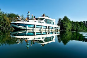 Canal Boat to explore Anjou (6/10 persons)