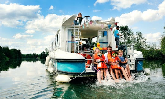 Canal Boat to explore Anjou (6/10 persons)