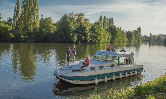 Bateau fluvial pour explorer l'Anjou (8/12 personnes)