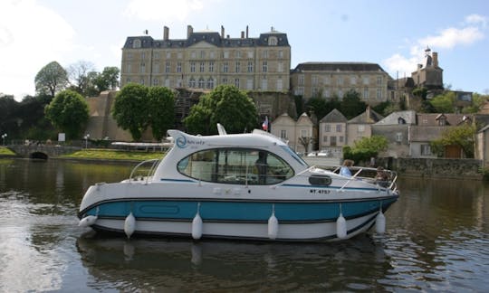 Yacht fluvial pour découvrir l'Anjou (2/4 personnes)