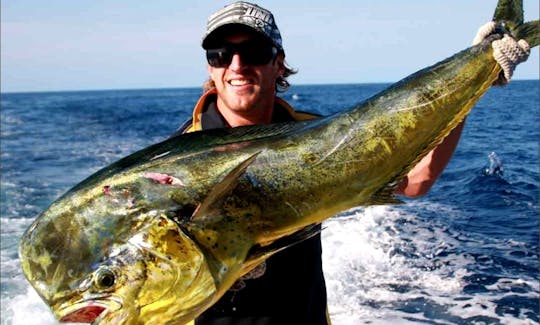 Head out fishing with a Licensed Captain in Provincia de Puntarenas