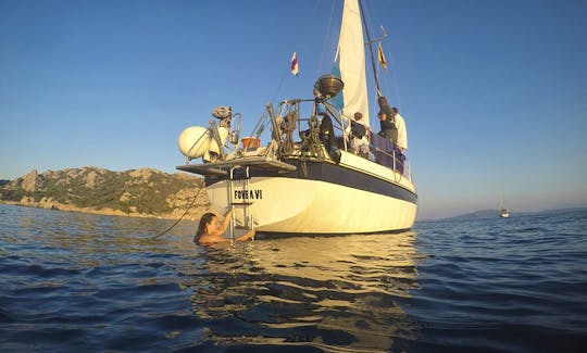 Sail to Blue Lagoon and Gozo Bays Aboard Finsalier 34 Cruising Monohull