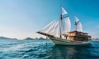 88' Sailing Gulet for 12 People in Komodo National Park