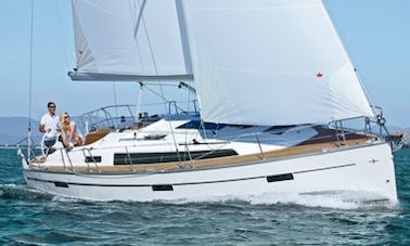 Bavaria Cruiser 37 Cruising Monohull Charter for 7 People in Procida, Italy