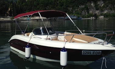 17' Deck Boat Rental for 8 People in Menaggio