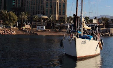 Sailing Sloop for up to 8 People in Eilat