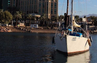 Sailing Sloop for up to 8 People in Eilat