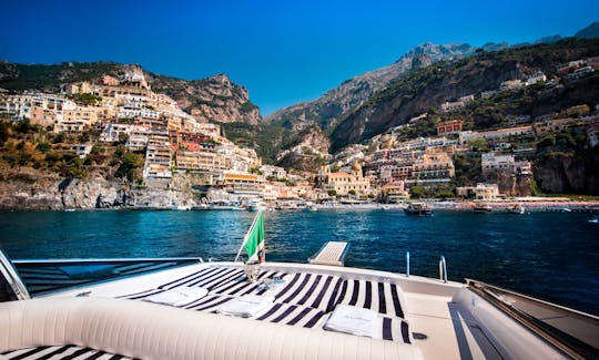Aluguer de iates a motor Itama 50 em Sorrento, Campania