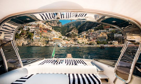 Aluguer de iates a motor Itama 50 em Sorrento, Campania