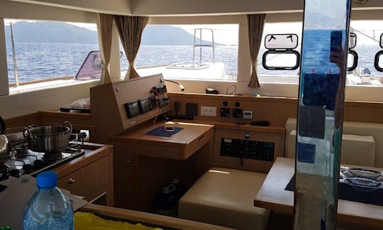 Cruising Catamaran Lagoon 39 for rent in Napoli