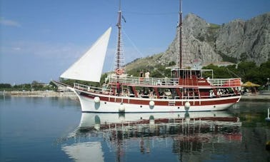72ft Traditional Croatian Tall Ship Rental in Omiš, Splitsko-dalmatinska županija