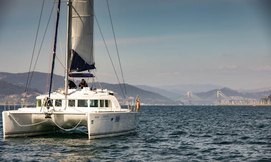 Luxurious Lagoon 440 catamaran to navigate the Galician coast