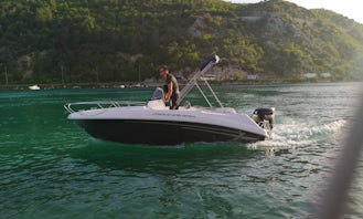 Rent a 19' Prince 570 Open Center Console in Nova Mokošica for up to 6 people