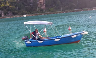 14' Pasara Dinghy Rental in Nova Mokosica, Dubrovnik-Neretva County