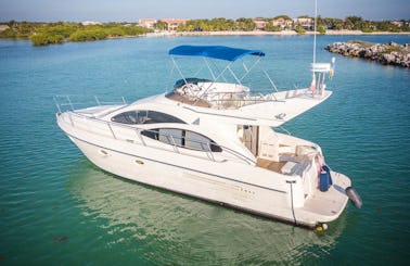 42' Azimut Motor Yacht All-Inclusive Yacht Charter in Tulum