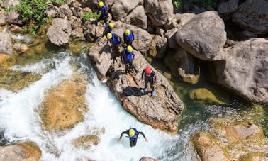 Aventura extrema de barranquismo con guías profesionales en Split, Croacia