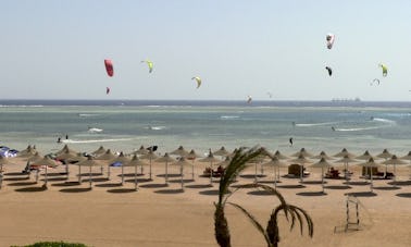 Cours privés de kitesurf avec un instructeur dévoué dans un endroit idéal dans le gouvernorat du Sinaï Sud, en Égypte